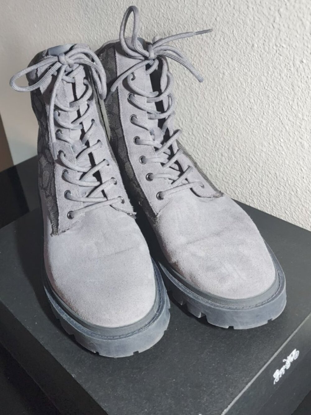 Coach Men’s Size 12 Gray Signature Lace-Up Combat Boots - Picture 4 of 4